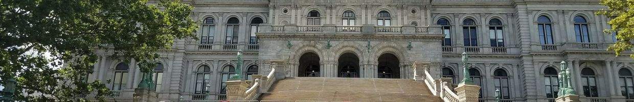 https://easyads.biz/wp-content/uploads/2022/02/Albany-Stairs-1.jpg