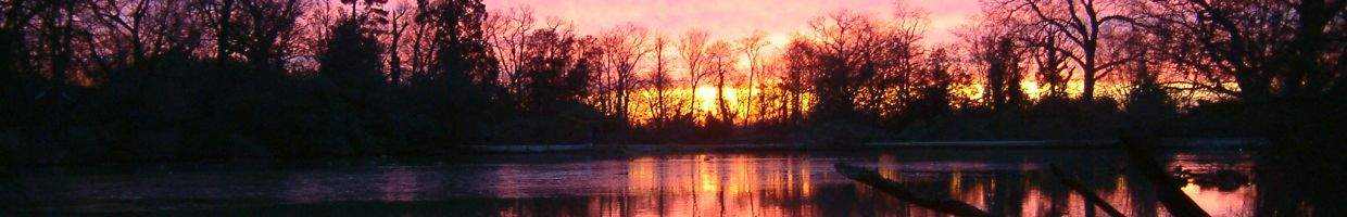 https://easyads.biz/wp-content/uploads/2022/02/Danbury-Lakes-at-sunset.jpg