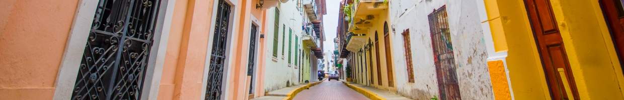 https://easyads.biz/wp-content/uploads/2022/02/HIstoric-Old-Town-in-Panama-City.jpg