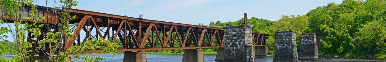 https://easyads.biz/wp-content/uploads/2022/02/Historic-Bridge-on-Kennebec-River-in-downtown-Augusta-Maine.jpg