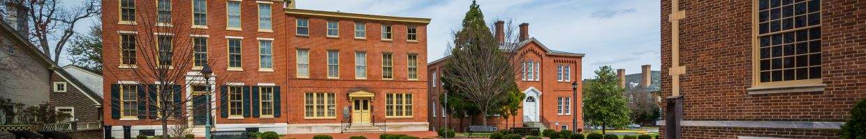 https://easyads.biz/wp-content/uploads/2022/02/Historic-brick-buildings-in-downtown-Dover.jpg