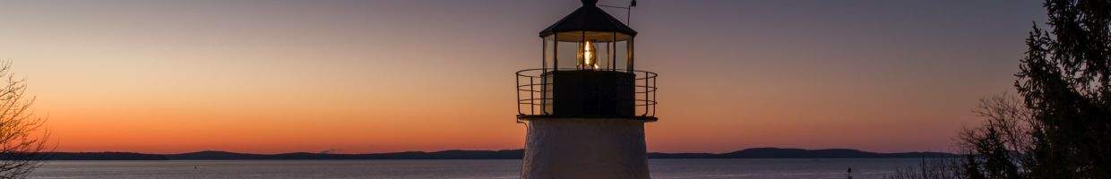 https://easyads.biz/wp-content/uploads/2022/02/Sunrise-Lighthouse.jpg