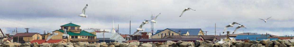 https://easyads.biz/wp-content/uploads/2022/02/The-jetty-next-to-the-port-of-Nome-Alaska.jpg