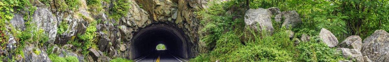 https://easyads.biz/wp-content/uploads/2022/02/Tunnel-through-rocks-along-the-Skyline-Drive.jpg