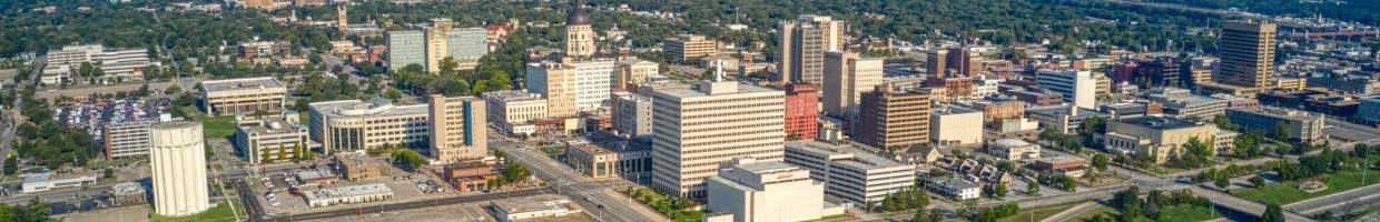 https://easyads.biz/wp-content/uploads/2022/03/Aerial-View-of-Topeka-Kansas-Skyline.jpg