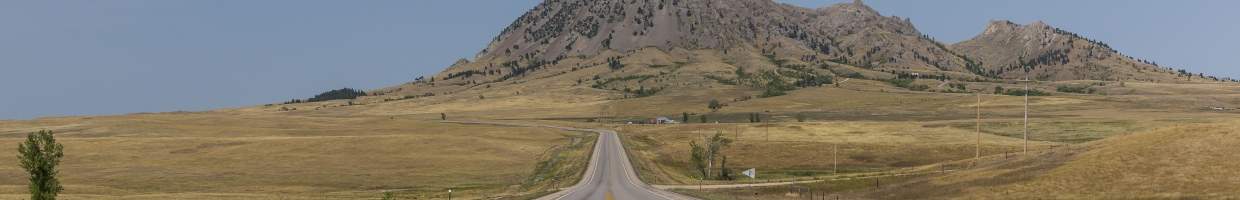 https://easyads.biz/wp-content/uploads/2022/03/Bear-Butte-Highway-in-South-Dakota.jpg