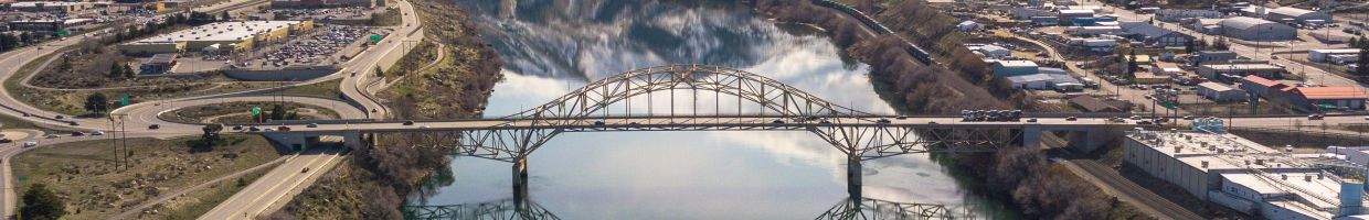 https://easyads.biz/wp-content/uploads/2022/03/Bridge-Over-Columbia-River-at-Wenatchee-Washington.jpg