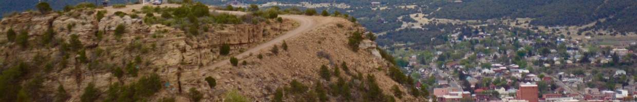 https://easyads.biz/wp-content/uploads/2022/03/Dramatic-Town-View-in-Colorado.jpg