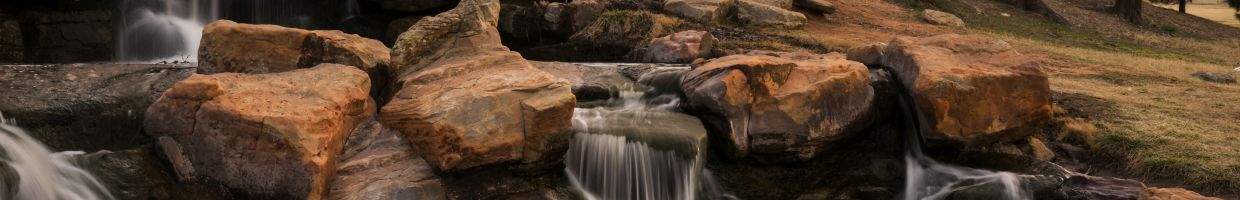 https://easyads.biz/wp-content/uploads/2022/03/Dunbar-Lake-Waterfall-in-Lubbock-Texas.jpg