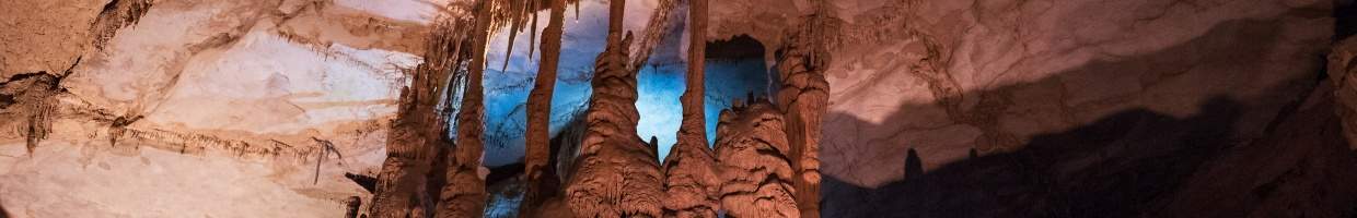 https://easyads.biz/wp-content/uploads/2022/03/Huntsville-Alabama-Cathedral-Caverns-State-Park.jpg