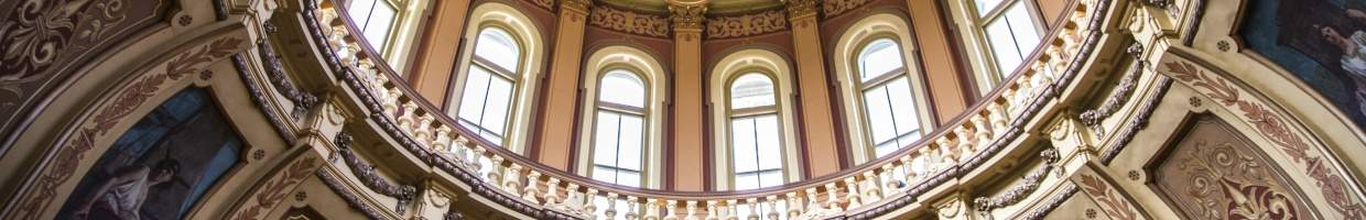 https://easyads.biz/wp-content/uploads/2022/03/Inside-the-Michigan-Capital-Dome.jpg