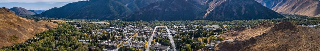 https://easyads.biz/wp-content/uploads/2022/03/Ketchum-Idaho-Panoramic-in-Autumn.jpg