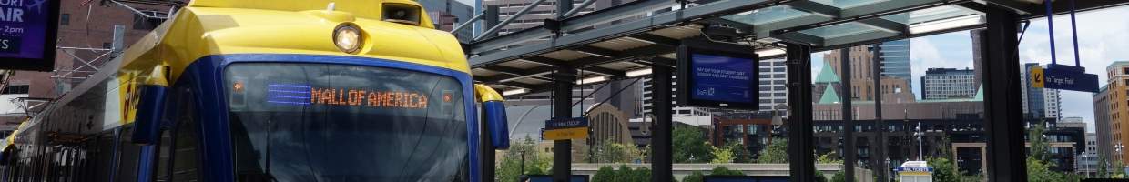 https://easyads.biz/wp-content/uploads/2022/03/Lightrail-in-downtown-Minneapolis-Minnesota.jpg