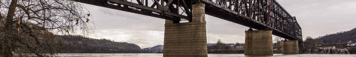 https://easyads.biz/wp-content/uploads/2022/03/Massive-Ohio-River-Railroad-Bridge-Steubenville-Ohio.jpeg