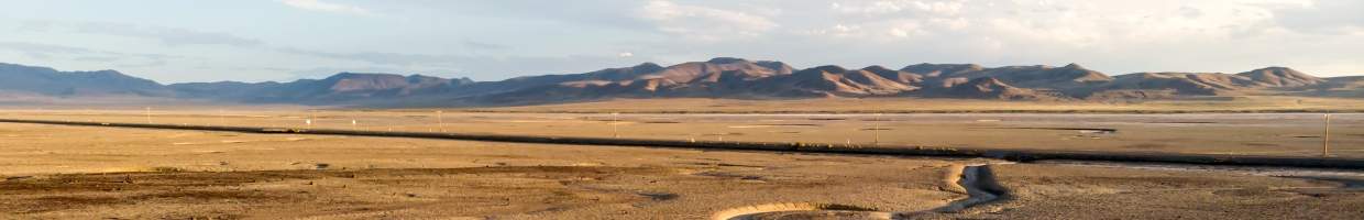 https://easyads.biz/wp-content/uploads/2022/03/Salt-flats-desert-landscape-near-Fallon-Nevada.jpg