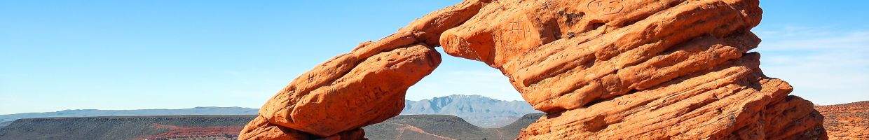 https://easyads.biz/wp-content/uploads/2022/03/Sandstone-Arch-at-Pioneer-Park-in-St.-George-Utah.jpg