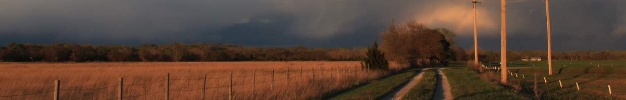 https://easyads.biz/wp-content/uploads/2022/03/Storm-clouds-north-of-Hutchinson-Kansas.jpg