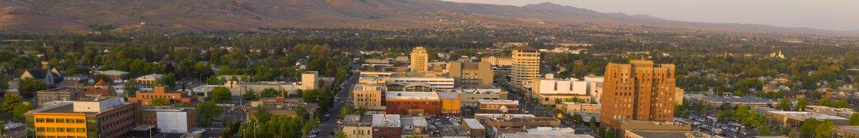 https://easyads.biz/wp-content/uploads/2022/03/Sunset-Bathes-Downtown-Yakima-Washington.jpg