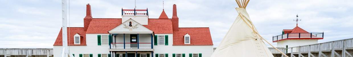 https://easyads.biz/wp-content/uploads/2022/03/The-Fort-Union-Trading-Post-National-Historic-Site.jpg