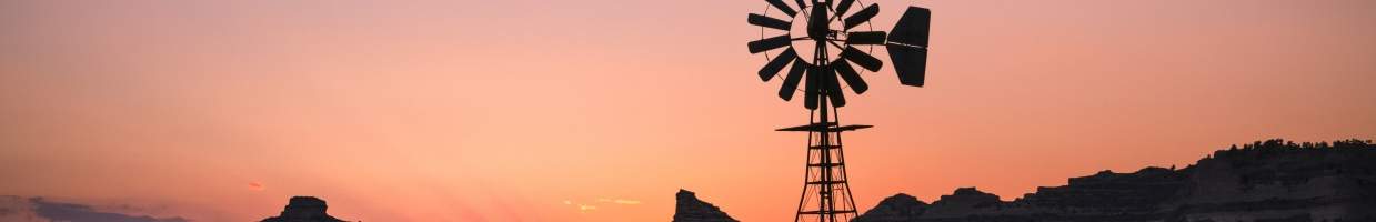 https://easyads.biz/wp-content/uploads/2022/03/Windmill-sunset-in-the-Scottsbluff-Nebraska.jpg